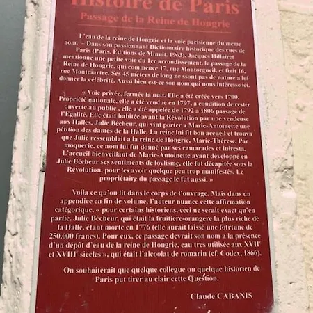 By Les Halles Pinault Museum Le Louvre Appartamento Parigi